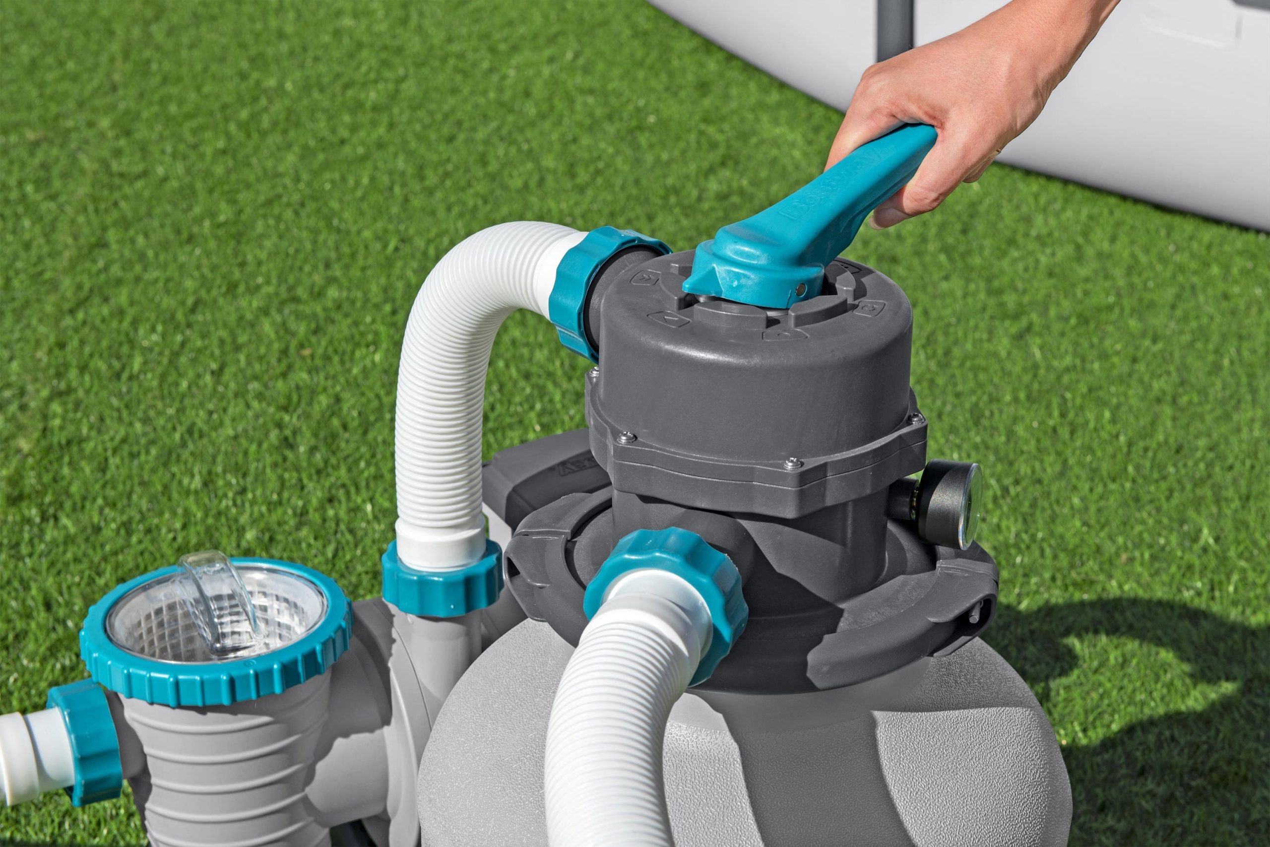 Bestway 2.200 gal. Above Ground Pool Sand Filter Pump - Image 7